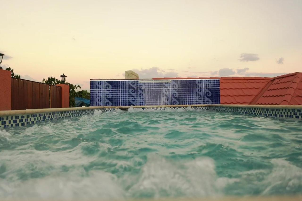 Royal Vybez Vacation Homes Spanish Town Luaran gambar