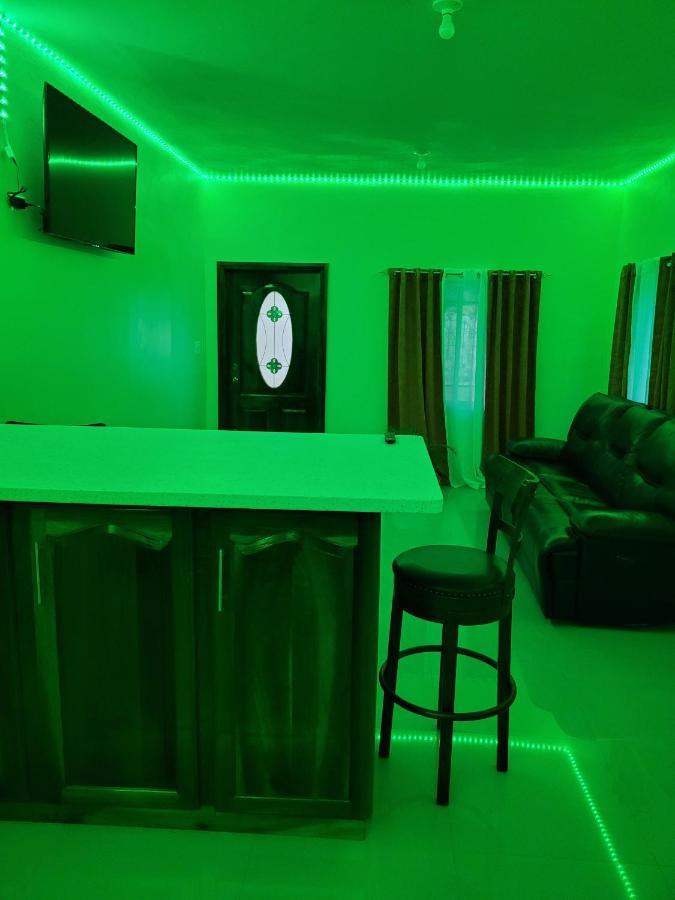 Royal Vybez Vacation Homes Spanish Town Luaran gambar